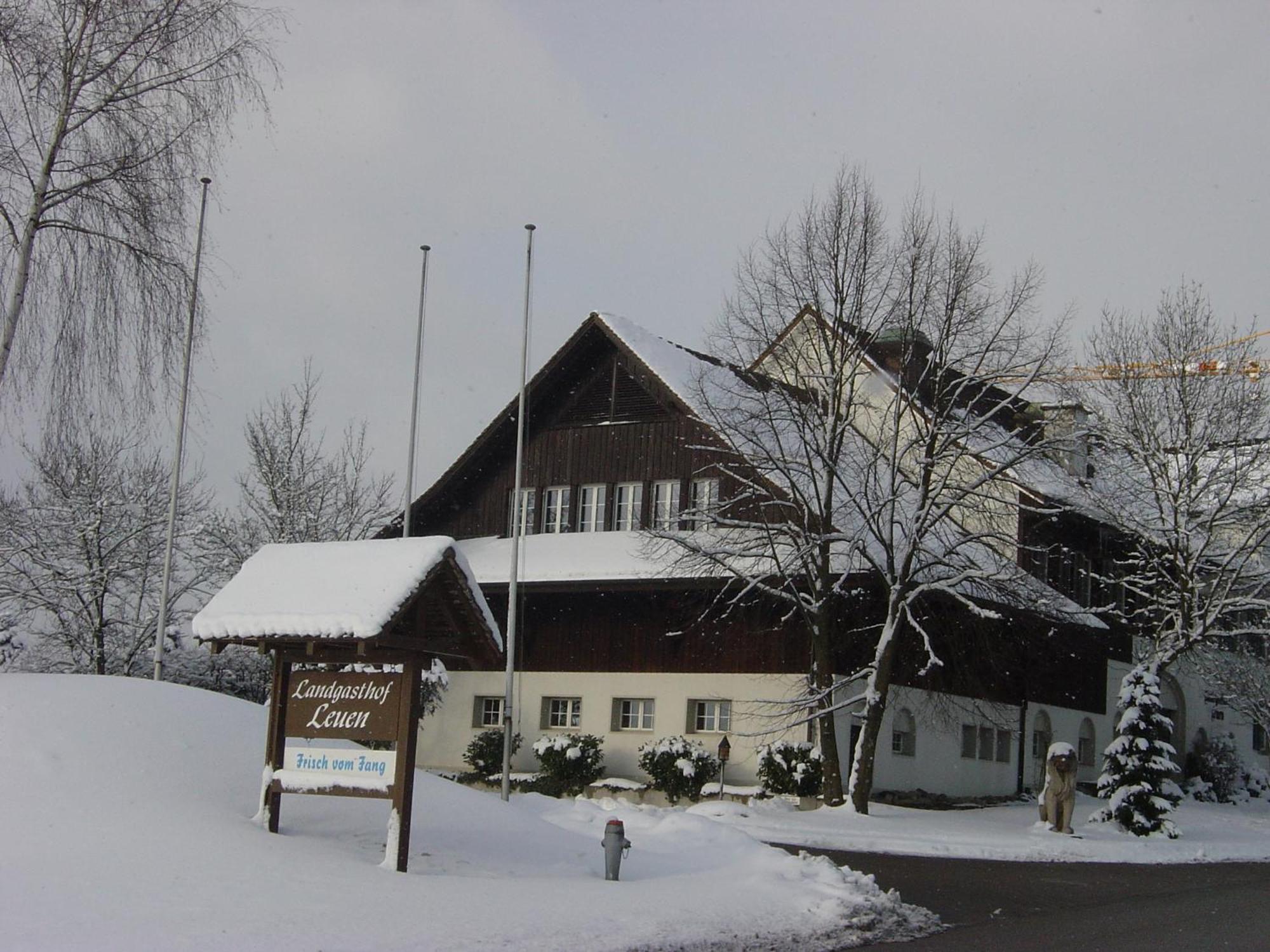 Landgasthof Leuen Hotel Waldegg bei Uitikon ภายนอก รูปภาพ